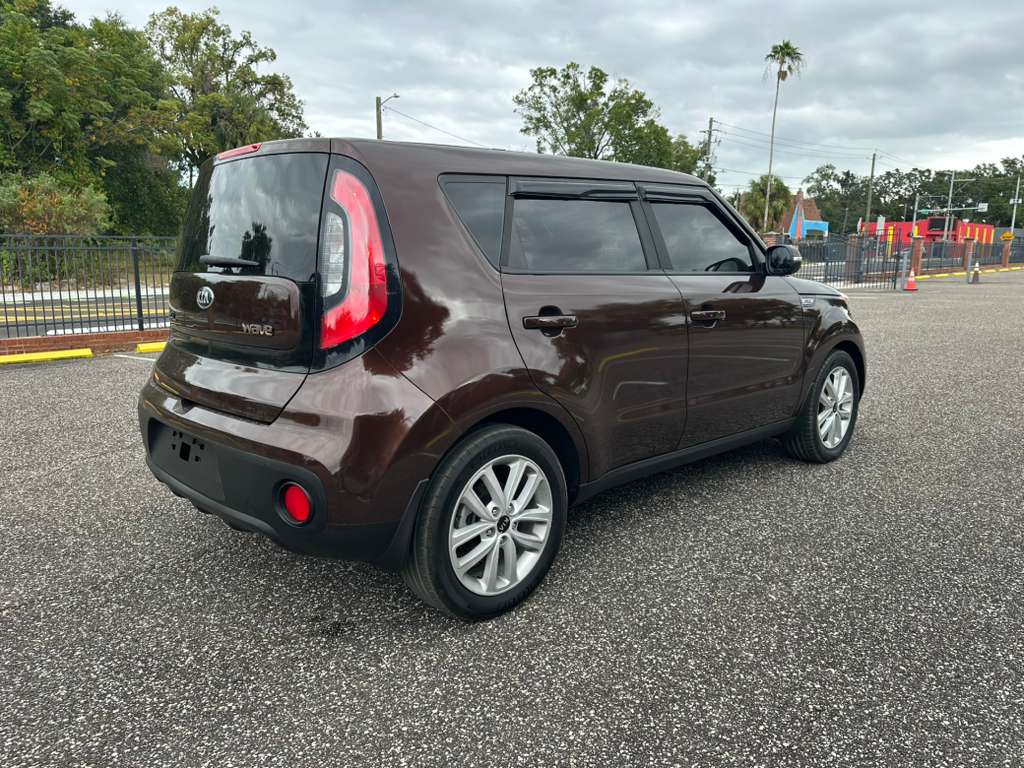 
								Kia Soul full									
