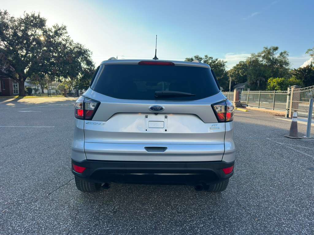 
								Ford Escape full									